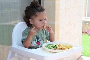Отказ ребенка от еды. Почему ребенок плохо ест